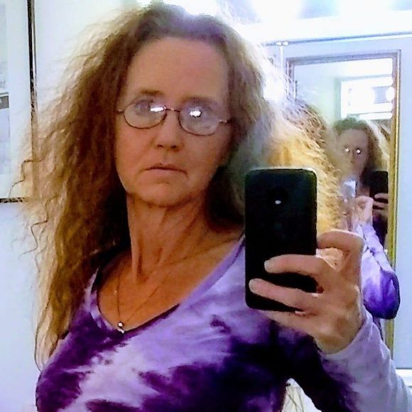 Meet your Posher, Kim - Picture 1 of 1